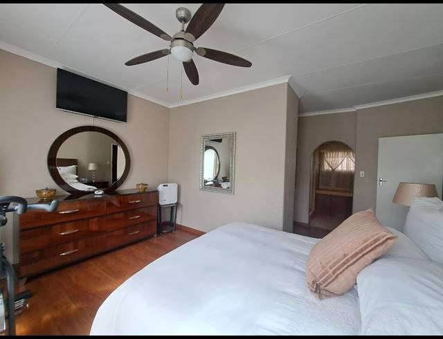 3 BEDROOM HOUSE FOR SALE IN FALCON RIDGE